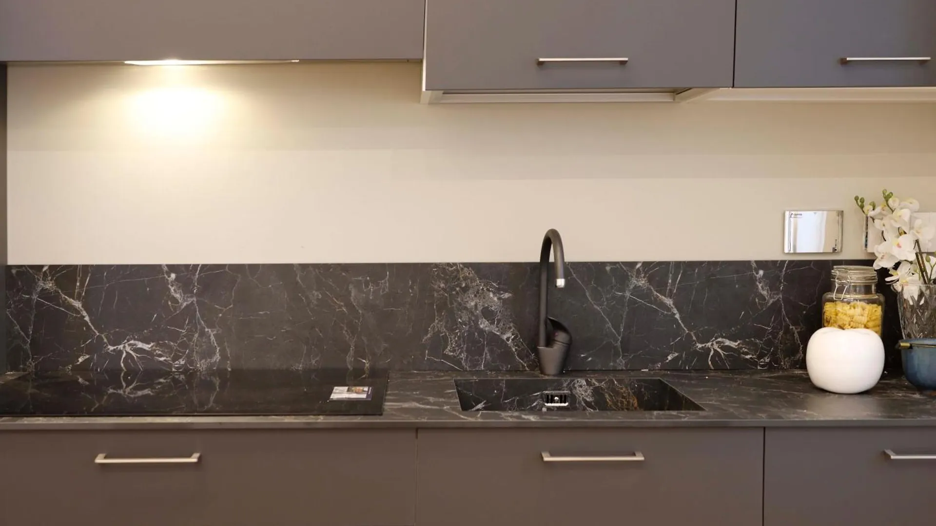 Casaviva-Modern Elegant Trilo In Genova Castelletto Apartment Italy